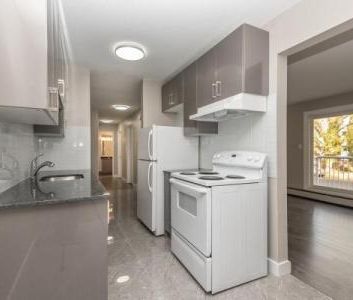 Oliver Manor | 10308 117 Street NW, Edmonton - Photo 1
