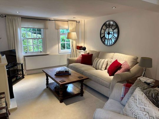 BILLS INCLUDED A charming fully furnished country cottage in the heart of Matfield - Photo 1