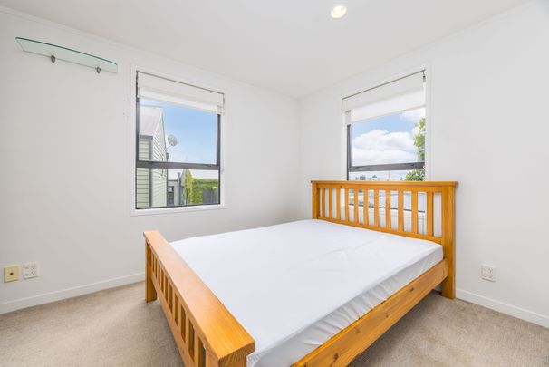 City Fringe Townhouse - Photo 1