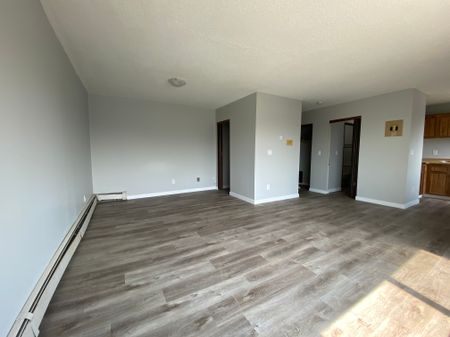 Plaza 101 *Capilano Area* November move in Incentive! - Photo 2