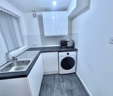 Chadderton Court, Preston - Photo 2