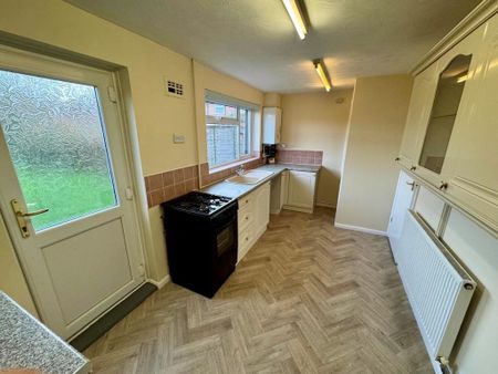 3 bedroom terraced house to rent - Photo 5