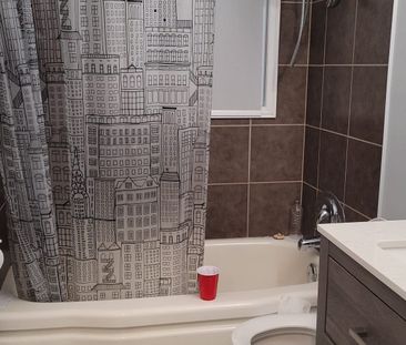 For Lease - 68 Southdale Road, London South, Ontario - Photo 6