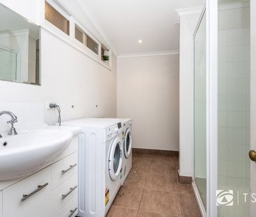 One Bedroom Apartment - Photo 3