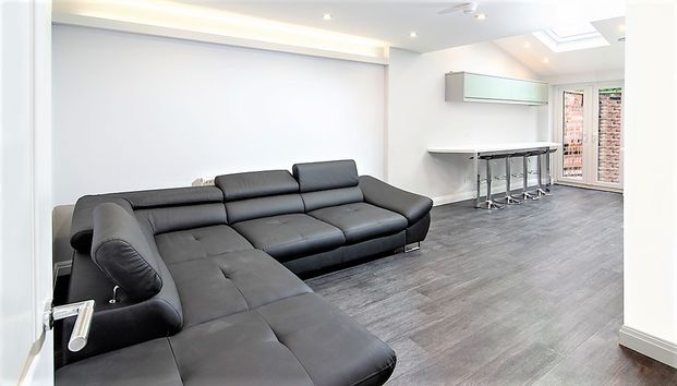 Spa Road, Preston - Photo 1