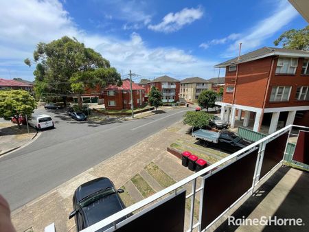 FOR LEASE - Apartment in a Boutique Block of Six - Photo 4