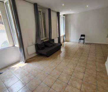 Location Appartement 3 pièces 73m² MARSEILLE 1er - Photo 6