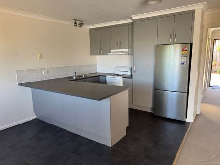 4/5 Northsun Place, Midway Point, TAS 7171 - Photo 5