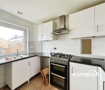 Conifer Rise, High Wycombe, Buckinghamshire, HP12 - Photo 4