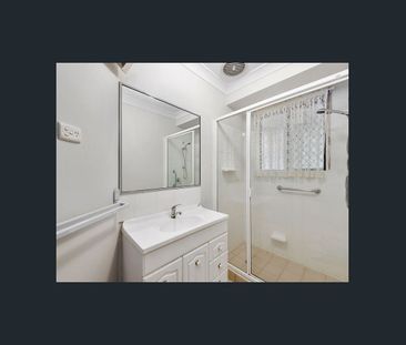 Large Unit Close To Clifford Gardens - Photo 5