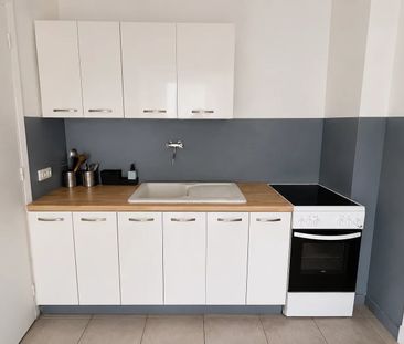Location Appartement 1 pièce 28m² NICE 06100 - Photo 2