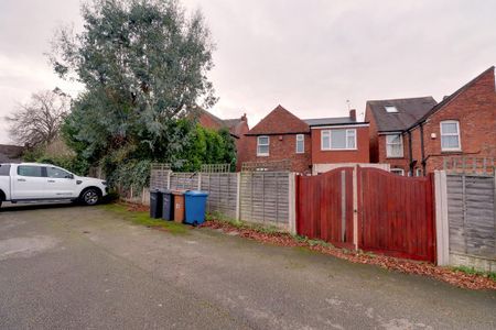 4 bedroom detached house to rent - Photo 3
