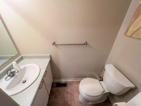 For Lease - 480 Dalmuir Mews, Mississauga, Ontario - Photo 2