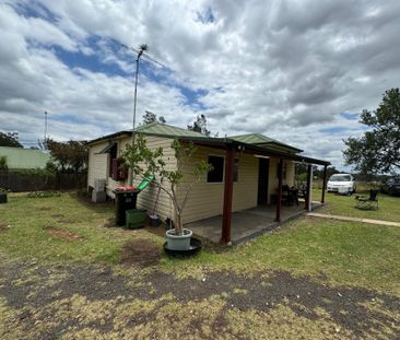 Country Living - Three Bedroom Home&excl; - Photo 6