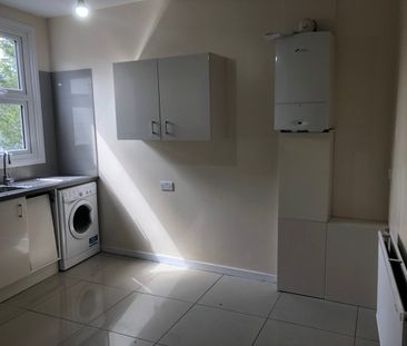 1 Bed Flat, St. Saviours Road, CR0 - Photo 1