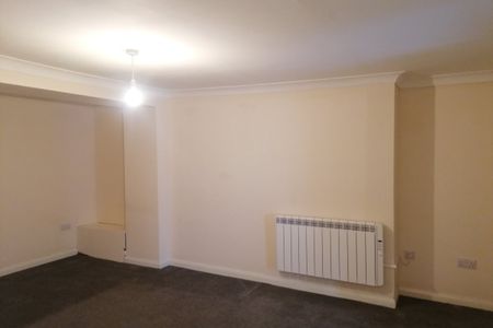 High Street, Holbeach, SPALDING - Photo 3