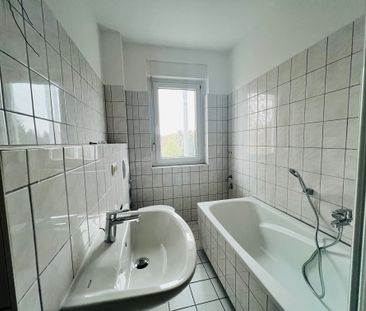 Frisch renoviert, ruhig und idyllisch gelegen und mit Balkon! - Photo 4