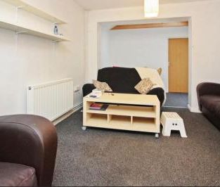 Downs Road, Canterbury - Photo 1