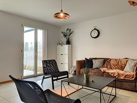 2 ½ ROOMS – Top Floor! - Photo 5