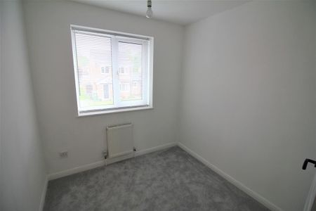 3 bedroom semi-detached house to rent - Photo 4