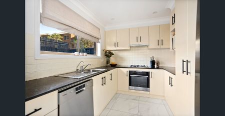 Oversized beachside townhouse - Photo 4