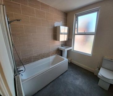 2 bedroom end of terrace house to rent - Photo 6