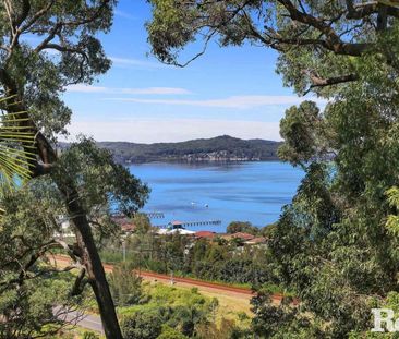 FAMILY HOME WITH STUDIO & WATERVIEWS! - Photo 5