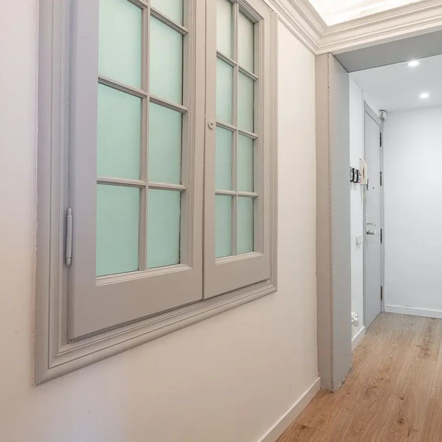 Room in shared apartment in Barcelona - Photo 1