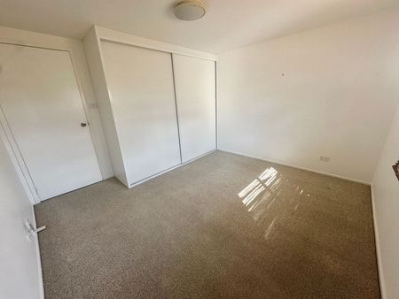 Two Bedroom Cottage - Photo 3