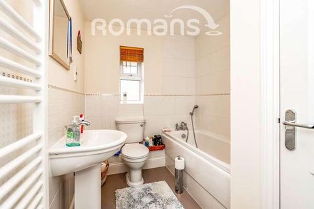 Bromfield Place, Elvetham Heath, Fleet, GU51 - Photo 2