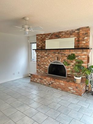 Executive Red Deer (4) Bedroom Family Home – Anders Park - Photo 1