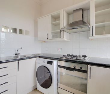2 Bedroom - Photo 4