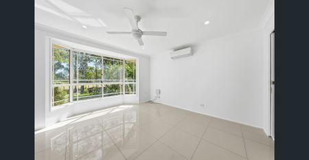 Exquisite Family Residence with Self-Contained Granny Flat – 10 Bamboo Way, Stanhope Gardens - Photo 3