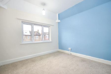 4 bedroom detached house to rent - Photo 4