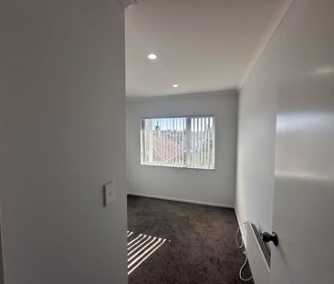 Cozy home in Manurewa - Photo 3