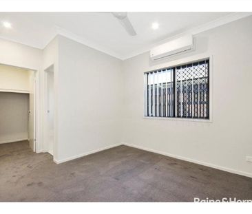 OAKDALE HEIGHTS TWO STORY TOWNHOUSE - Photo 2