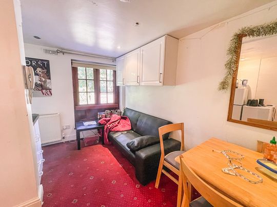 Caledonian Road, Islington, London, N1 - Photo 1