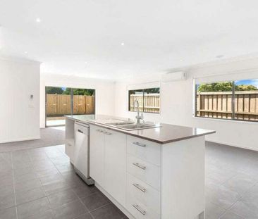 16 Rimple Way, Beaconsfield VIC - Photo 3