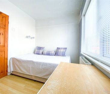 6 bedroom semi-detached house to rent - Photo 3