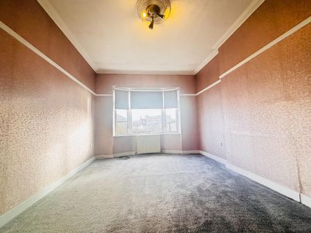 3 bedroom flat to rent - Photo 3