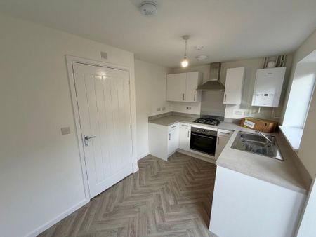 3 bedroom semi-detached house to rent - Photo 3