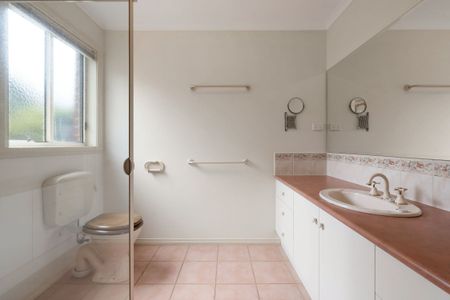 1 The Glen, Pakenham VIC 3810 - House For Rent | Domain - Photo 4