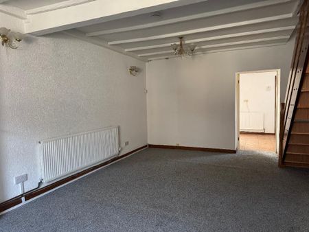 2 bedroom terraced house to rent - Photo 4