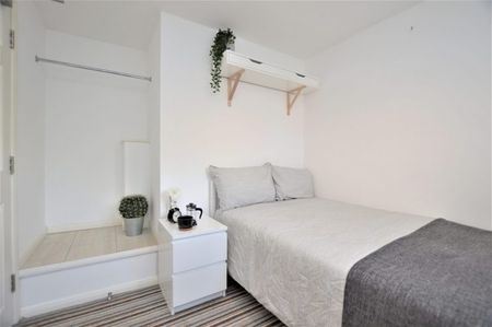 Huntswood, Ashford - Photo 2