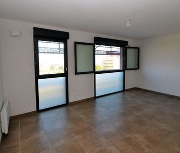 À LOUER STUDIO T1 AVEC ASCENSEUR CENTRE-VILLE DE PERPIGNAN - Photo 1