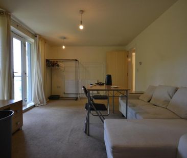 2 bedroom flat to rent - Photo 2