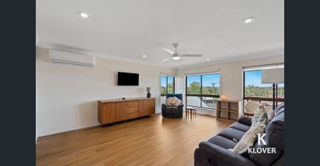 🏡 FLOOD-FREE Full-Brick Family Home with Solar & Views – 5 Nussey Court, Mount Warren Park - Photo 2