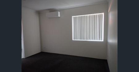 CUL-DE-SAC LOCATION - MODERN HOME - Photo 5