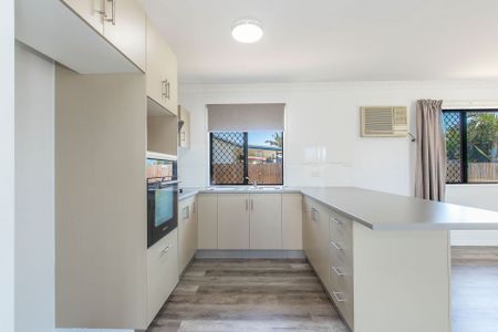 7 Black Braes Court, Mount Louisa - Photo 3