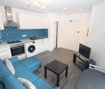 2 Bedroom | 37 North Street, PL4 8DL - Photo 5